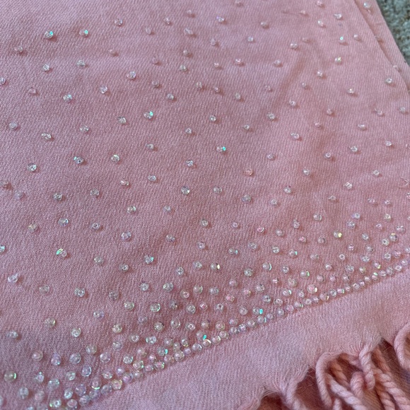 Baby/light pink 100 percent wool embellished scarf/wrap - Picture 9 of 10